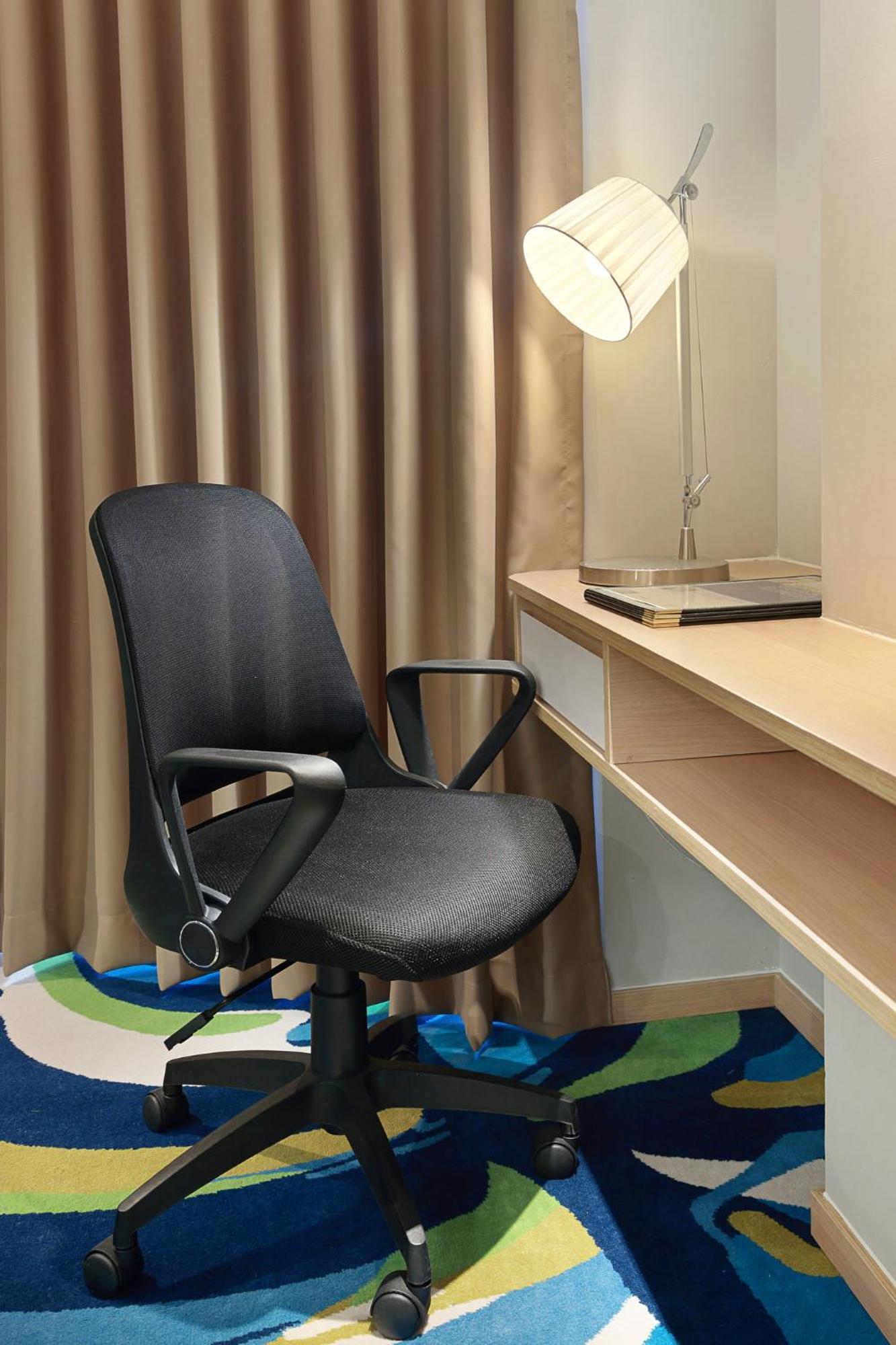 Express Wahid Hasyim By Ihg Hotel 3*